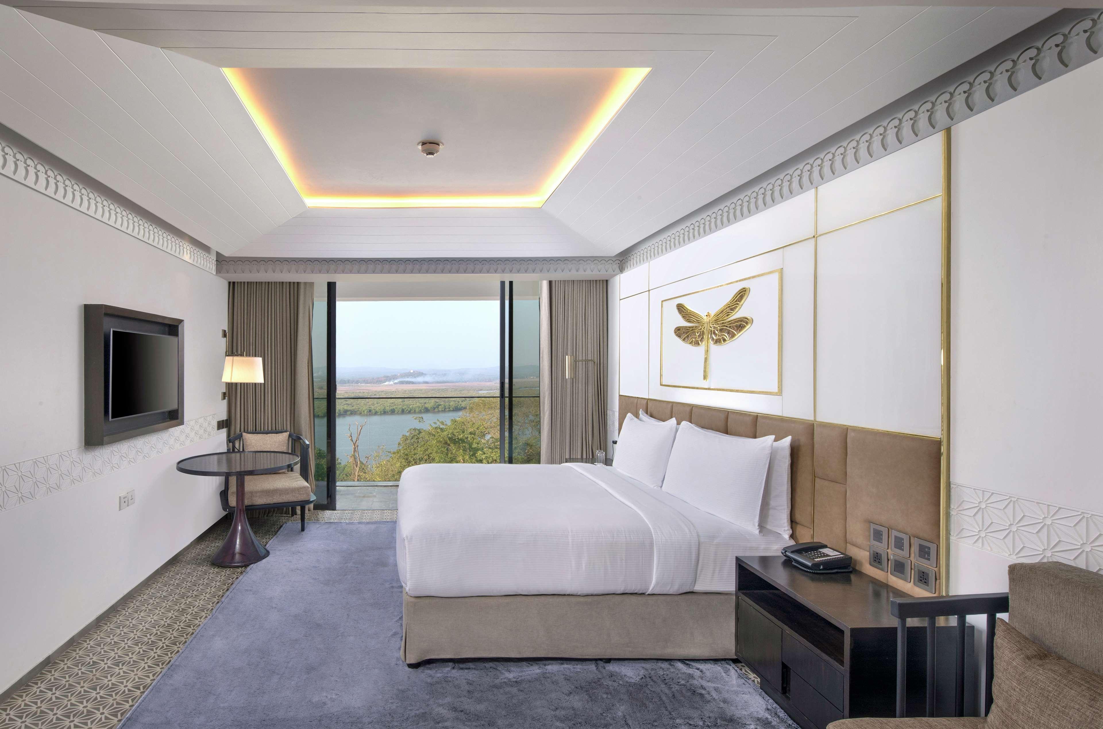 Doubletree By Hilton Goa - Panaji Hotel Exterior foto
