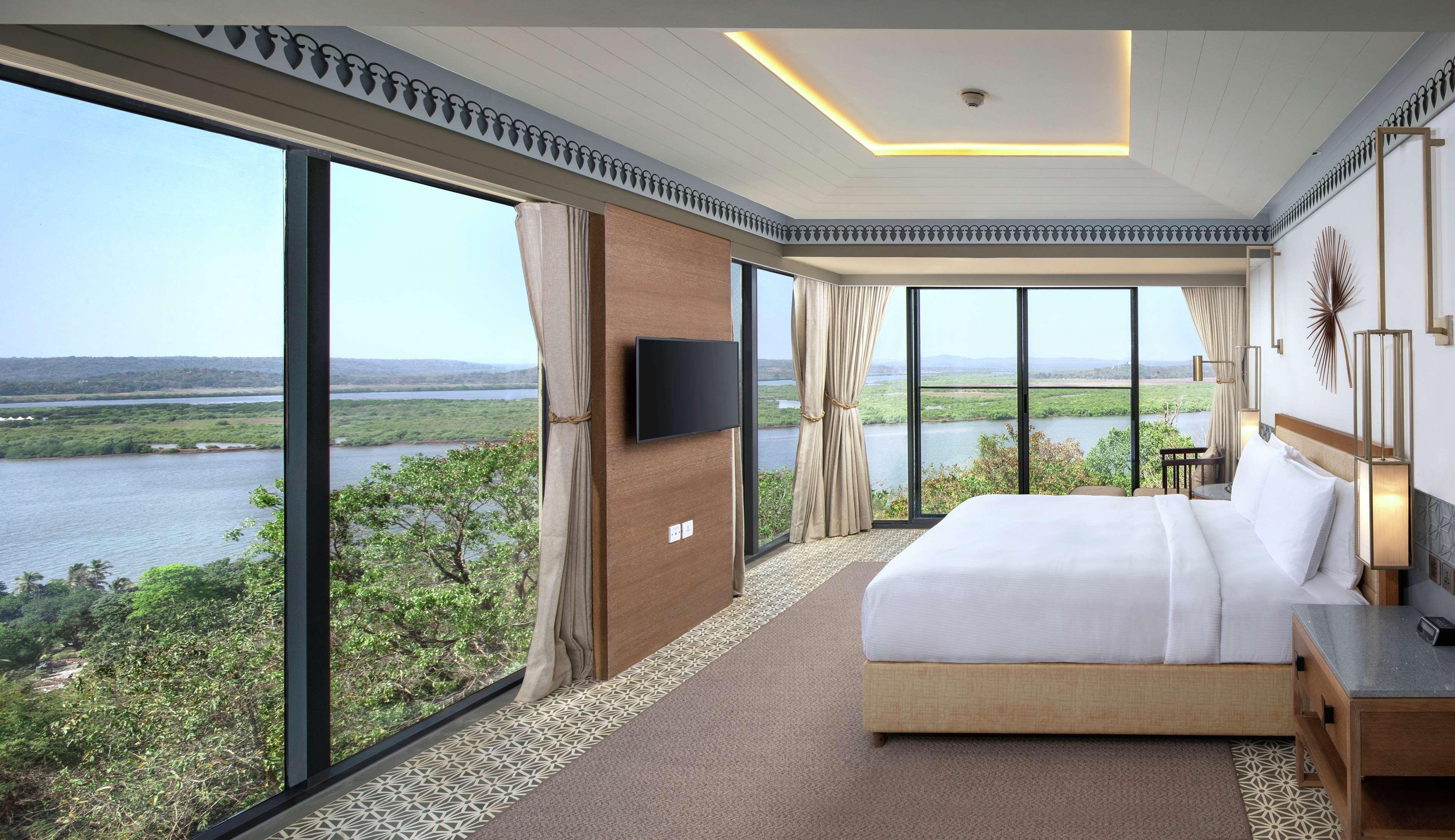 Doubletree By Hilton Goa - Panaji Hotel Exterior foto