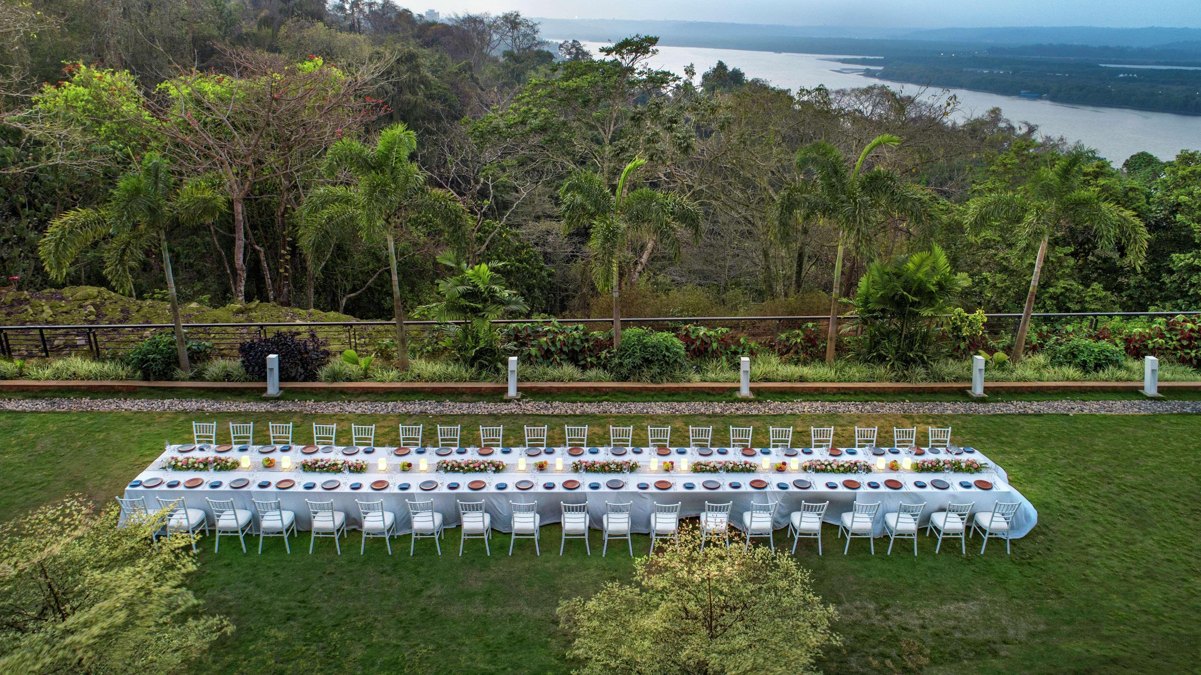 Doubletree By Hilton Goa - Panaji Hotel Exterior foto