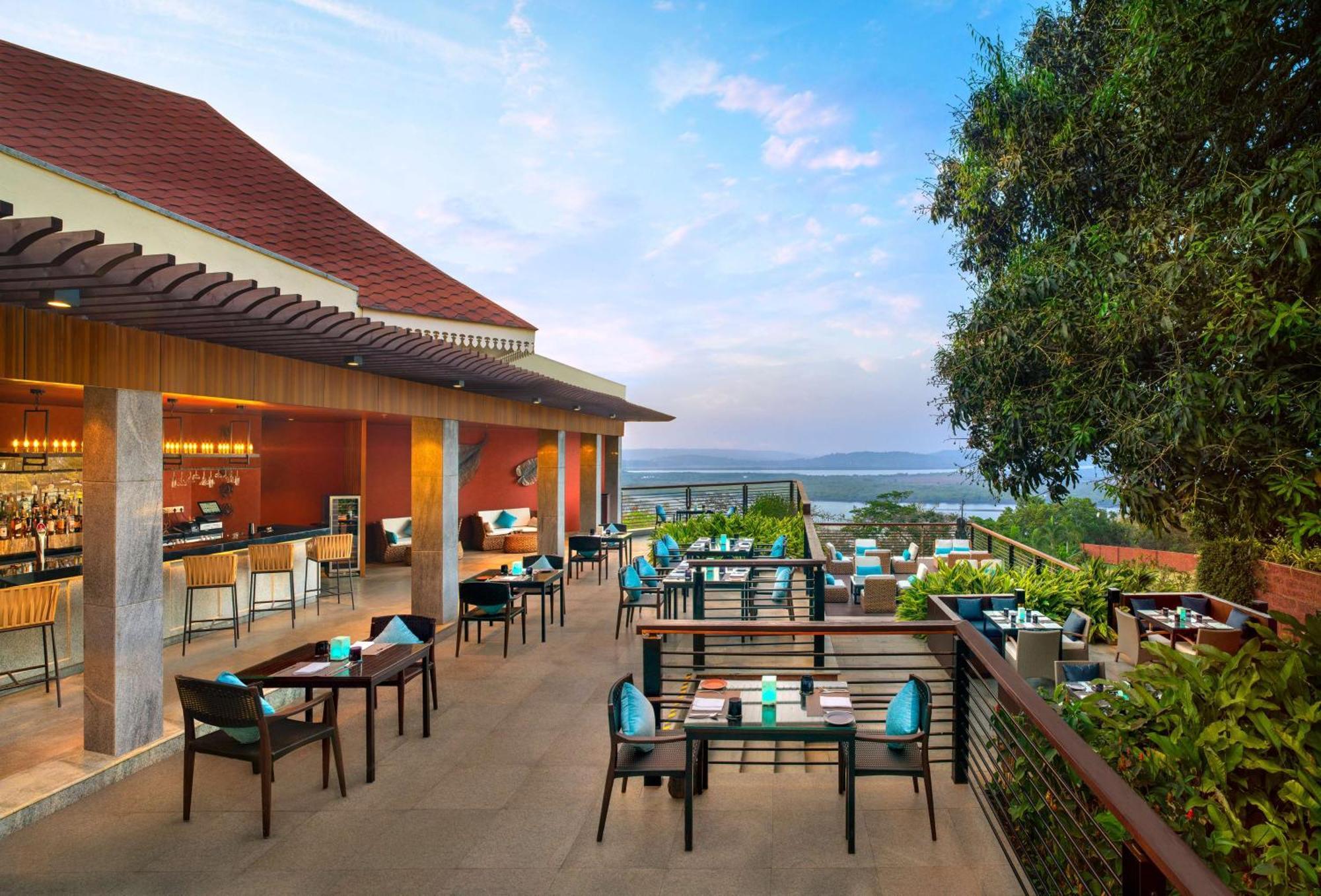 Doubletree By Hilton Goa - Panaji Hotel Exterior foto
